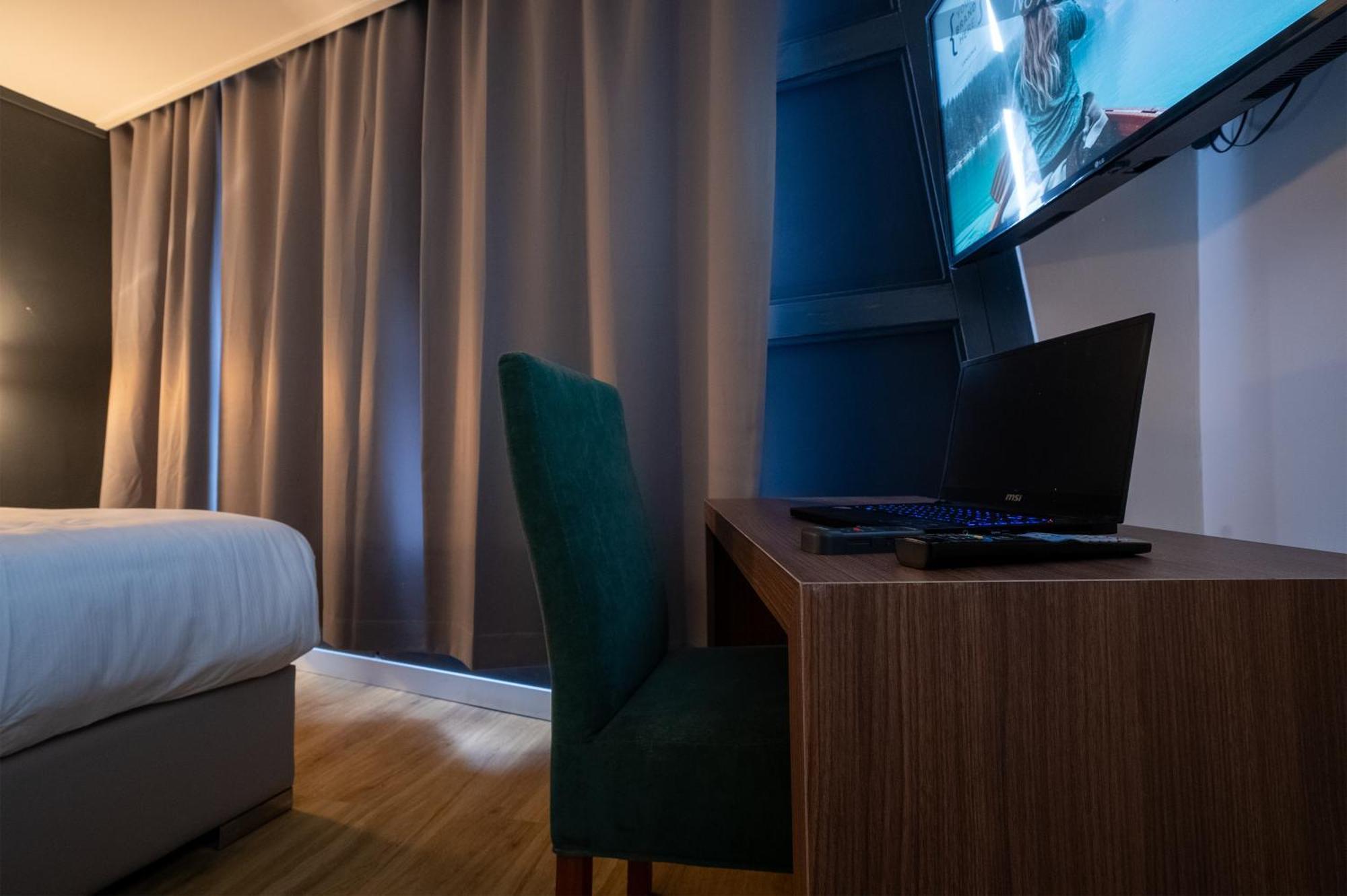 Ma Airport Hotel Hoofddorp Extérieur photo